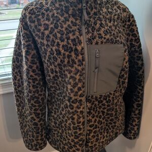 Amazon Essentials Leopard Sherpa Zip Jacket in Black and Brown